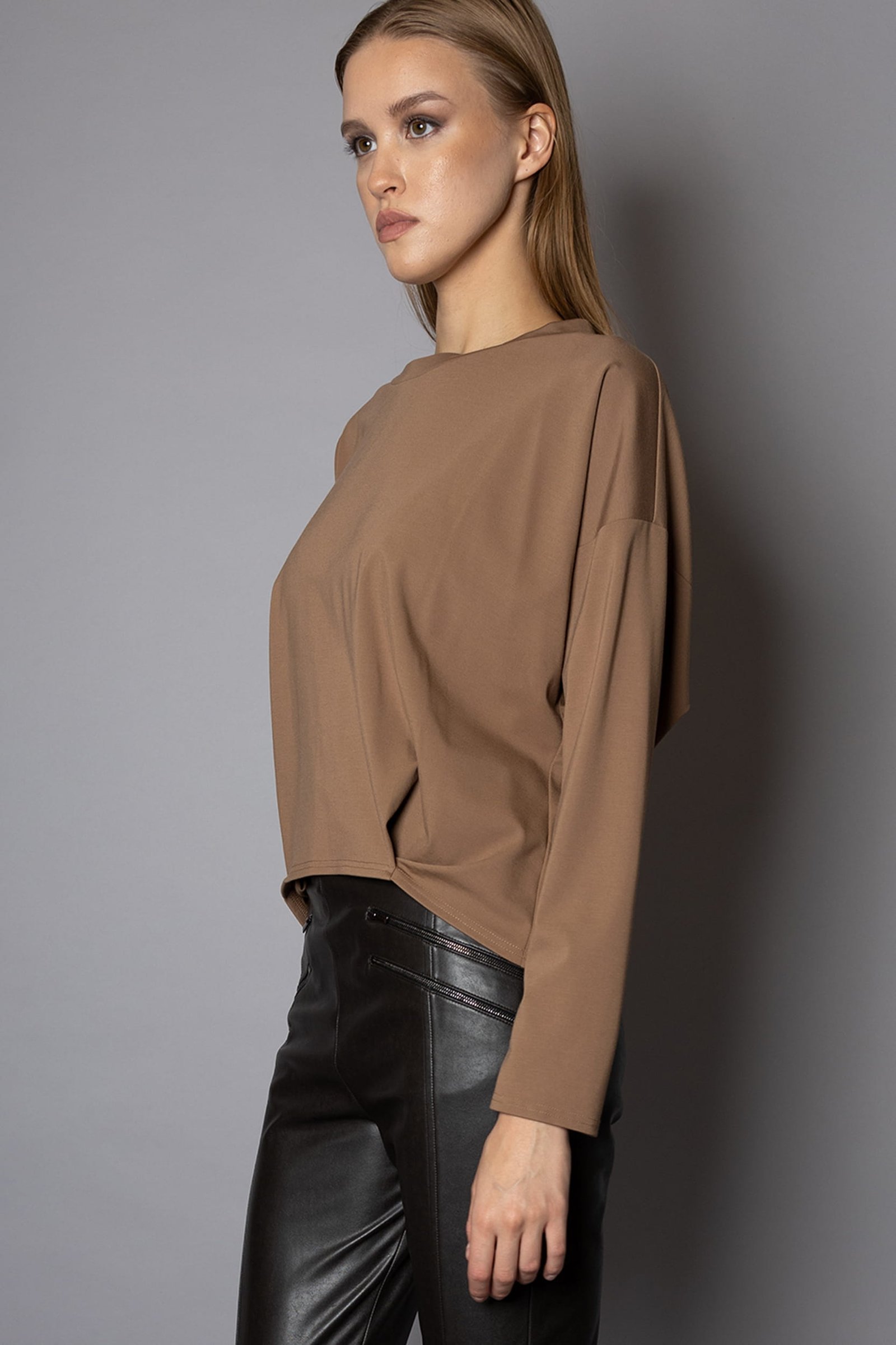 inhale sweater 01